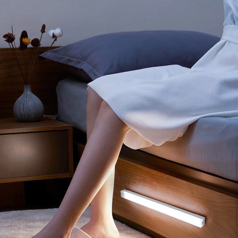 Ảnh Evebot đèn ngủ cảm biến cơ thể người, tuổi thọ pin 100 ngày, lắp đặt từ tính không dây, sạc tiện lợi 3