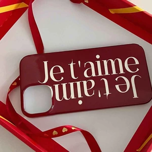 Rượu Vang Đỏ Pháp Chữ Cái Tiếng Anh Giáng Sinh Mềm Dành Cho iphone case17promax 17pro 16promax 16 15 15promax 14promax 13pro 13promax 11 12promax XR Kết Cấu Bề Mặt Sáng