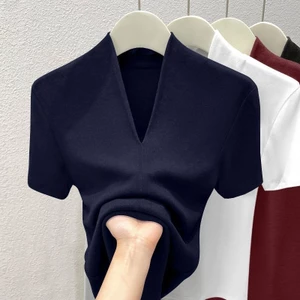 Áo thun nữ mùa hè 2026 retro mới cổ chữ V giảm béo ren thời trang dáng rộng thường ngày