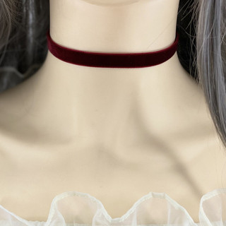 Ju Jingyi sinh nhật phong cách công chúa cùng kiểu Vòng cổ nhung đen dây nhung đơn giản Vòng cổ xương đòn choker