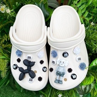 Jibbitz sticker gắn dép chính hãng, jibitz charm chữ sắc nét cao cấp dầy dặn gắn dép sục -Nhà Sấu