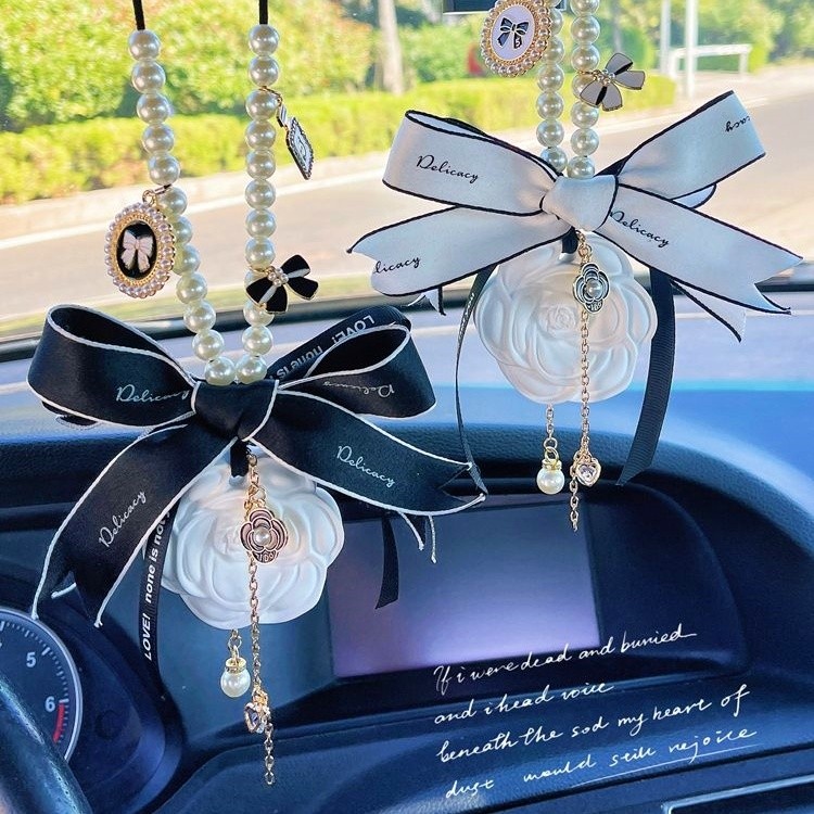 Mặt dây chuyền nội thất ô tô Camellia đá khuếch tán ánh sáng cao cấp đồ trang trí sang trọng có thể thêm tinh dầu thơm để làm sạch không khí trong ô tô
