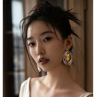 Bông tai hình bầu dục thời trang và cổ điển