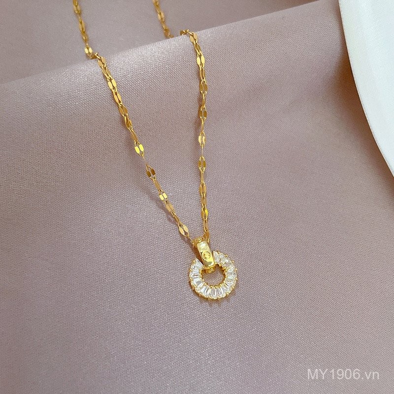Bộ bông tai và vòng cổ full kim cương ánh sáng sang trọng, phù hợp cho các sự kiện cá tính
