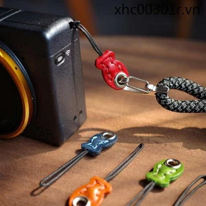 Cá ngu ngốc Handmade Lớp đầu tiên Túi đựng máy ảnh da bò Dây buộc Dây đeo máy ảnh Micro SLR Phụ kiện kỹ thuật số Đa năng có thể treo cổ Đeo vai Ricoh Fuji Leica Dây đeo vai bện văn học Pr