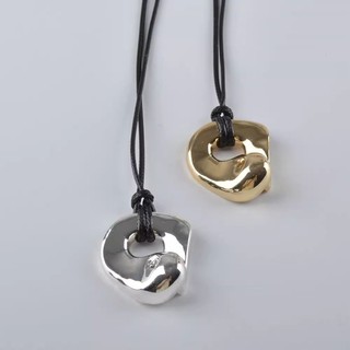 ✪[1651 Đánh giá tích cực] Thời trang tối giản Nhật Bản, sang trọng nhẹ nhàng, dây da có mặt dây chuyền mạ đồng rỗng, dây chuyền áo len có thể điều chỉnh IZPJ