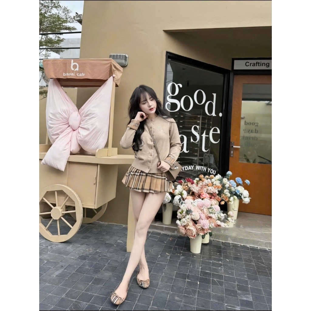 Set Áo Len Cổ Tay Kẻ BR KCloset Mix Chân Váy Xếp Ly BR Dày Dặn Nữ Tính