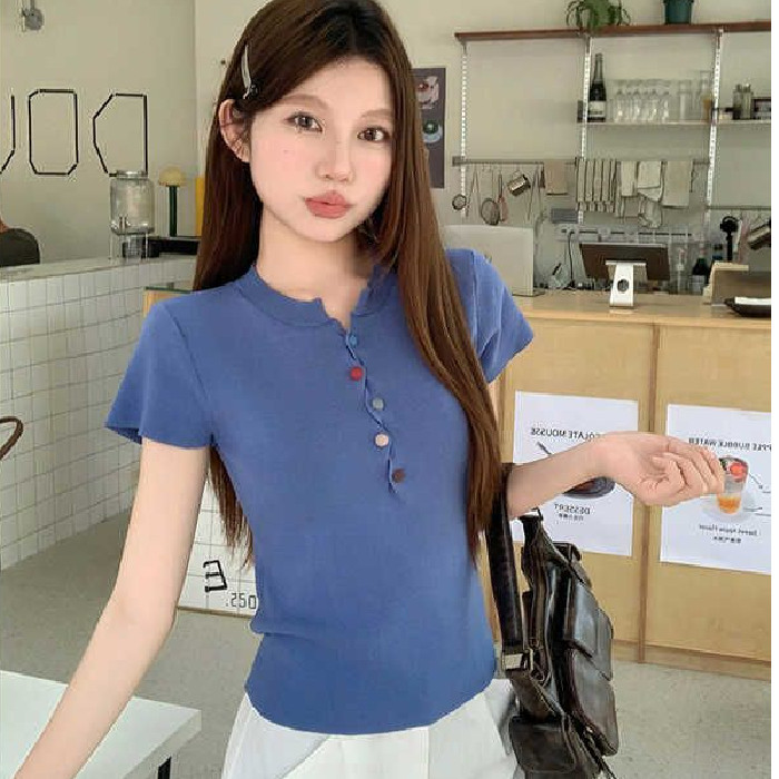 Áo phông ngắn tay dệt kim Lụa băng cổ chữ V Áo sơ mi nữ dáng ngắn cảm giác thiết kế mẫu Mới Mùa Hè