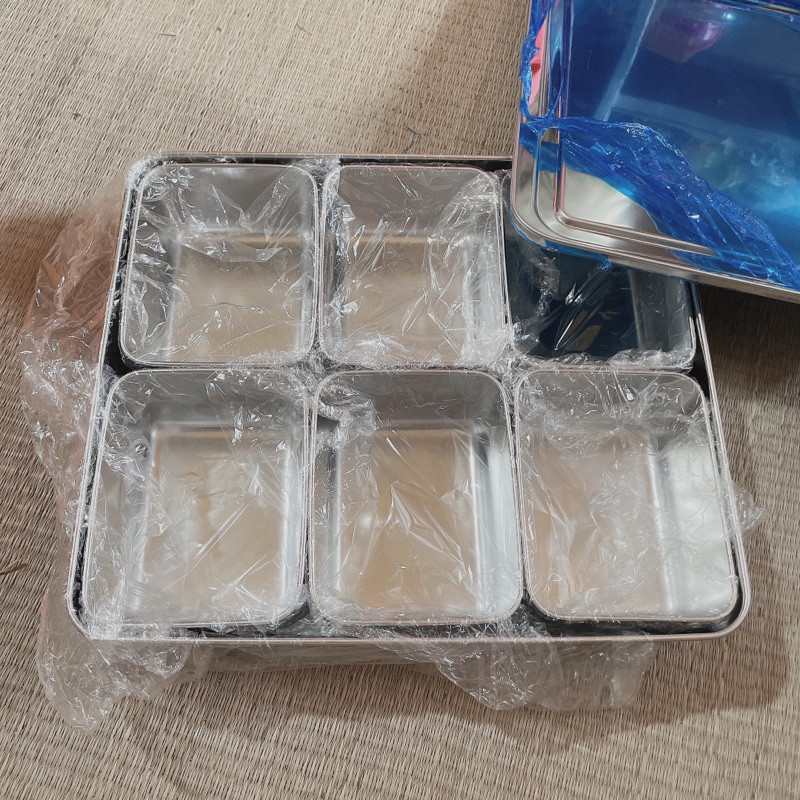 Khay đựng topping, thực phẩm, loại 6 và 8 ngăn, chất liệu inox 304 cao cấp dày dặn.