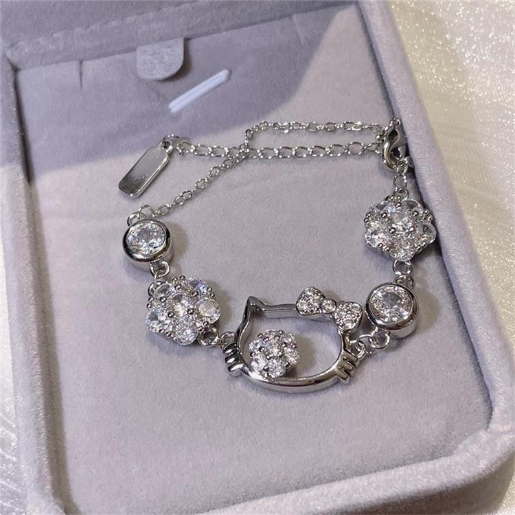 Vòng tay nữ thiết kế hình Hello Kitty thời trang tinh tế làm quà tặng sinh nhật bạn gái