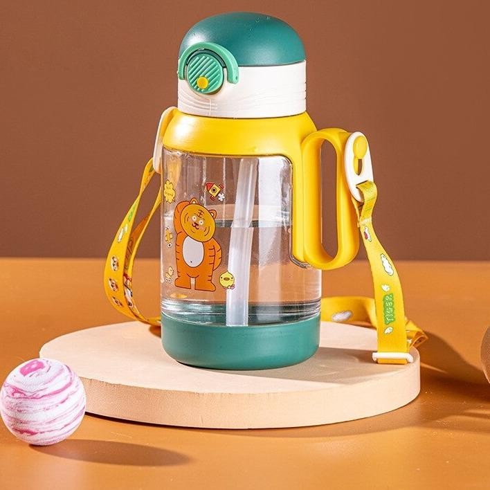 BÌnh Nước Nhựa Trong Suốt pm Có Tay Cầm Và Dây Đeo 500ml