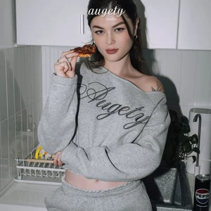 Áo Sweater Nỉ Tay Dài Form Croptop Thêu Chữ Trễ Vai Augety Studio, COSIE CROPPED Sweater