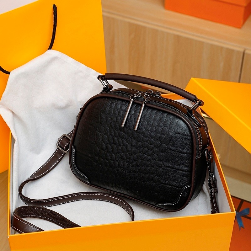 New Women's Genuine Leather Crossbody Bag, Wide Shoulder Strap, Single Shoulder Mom Bag, Fashionable First Layer Cowhide, Large Capacity Handbag, Small Square Bag