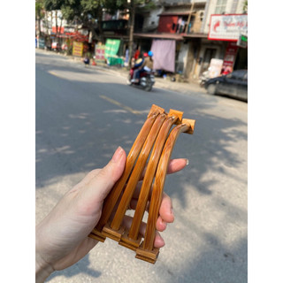 Cầu góc liền khối lồng chim, cầu góc lồng chào mào kèm tai