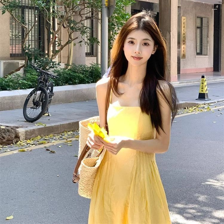 Đầm dây màu vàng cho phụ nữ, mùa hè mới, ôm eo, đầm dài thanh lịch, đầm đi biển