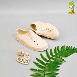 Giày native trẻ em màu trắng kem chính hãng, giày nhựa cho bé gái bé trai siêu nhẹ giá rẻ -Nhà Sấu