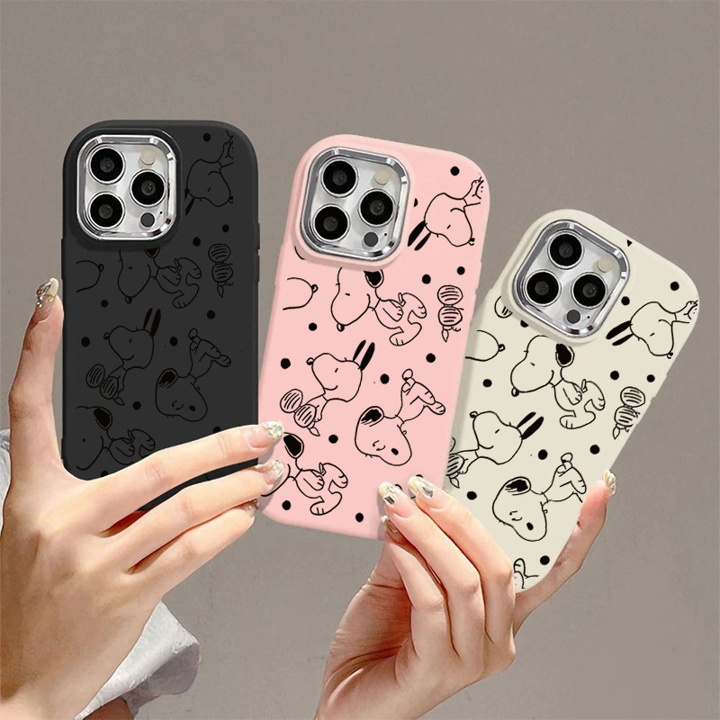 Ốp Điện Thoại Cho IPhone 16e 16 Pro Max 15 14 13 12 11 Pro Max 7 8 16 Plus X XS Ốp Lưng Hoạt Hình Snoopy TPU Màu Kẹo Silicon Mạ Chống Sốc Ống Kính Kim Loại Mềm