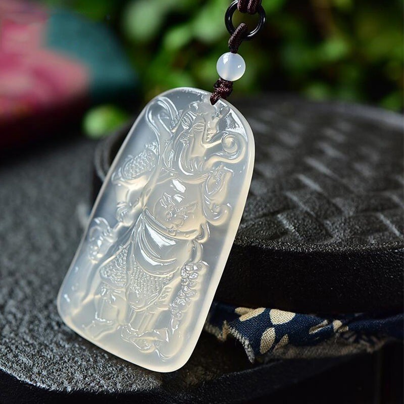 Mã Não Trắng Tự Nhiên Quan Công Mặt Dây Chuyền Chalcedony Quan Vũ Thương Hiệu Thần Tài Mặt Dây Chuyền