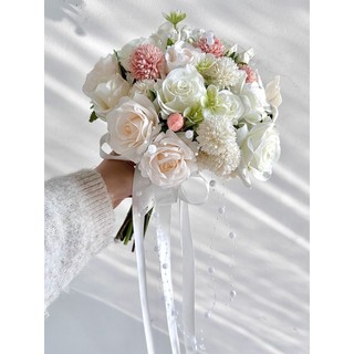 Bó hoa cưới cầm tay cô dâu CEVERIA C02145