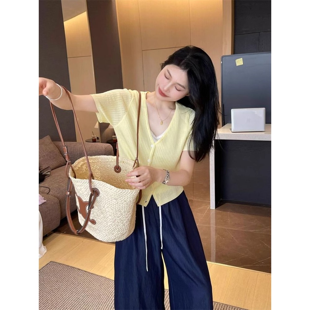 SUXI Áo thun nữ cổ chữ V màu xanh mùa hè đơn giản 250419