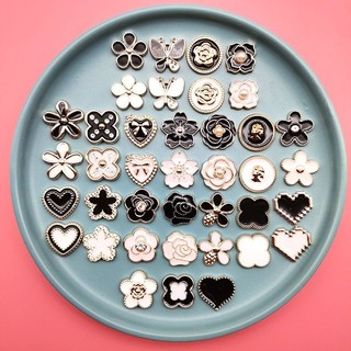 Jibbitz sticker 3D giả kim nhỏ gắn dép cross, charm cài dép sục cá sấu, phụ kiện gắn giày nhựa -Nhà Sấu