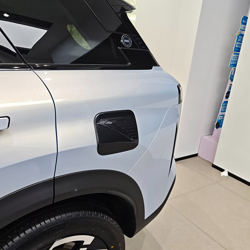 Nắp bình xăng ô tô Vỏ trang trí cho CHERY Jaecoo J7 / J7 PHEV 2026 2025 2023 ~ Hiện tại Nhựa mạ Chrome Họa tiết sợi Carbon ô tô Sửa đổi ngoại thất Phụ kiện các bộ phận