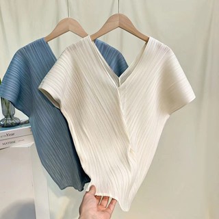 Miyake Xếp Ly Mùa Hè Phong Cách Mới Thời Trang Tất Cả Trận Đấu Rời Cổ Chữ V Áo Sơ Mi Nhỏ Tính Khí Thanh Lịch Không Đều Ngắn @