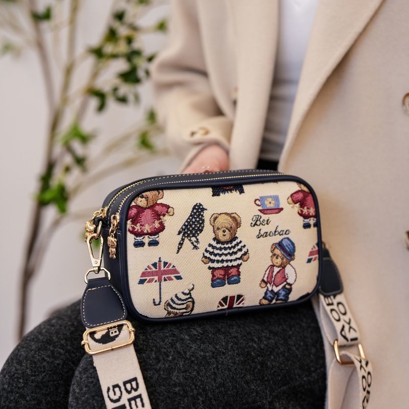 Women's Bag New Original Bear High-Value Square Bag Casual Large Capacity Fashion Internet Celebrity Single Shoulder Crossbody Bag