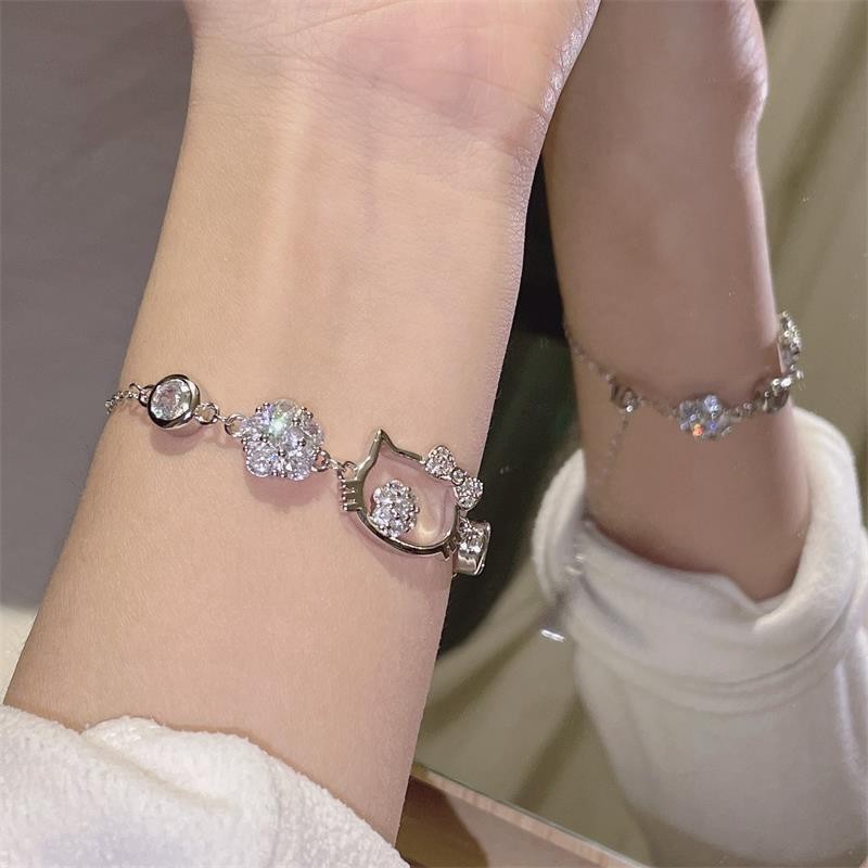 Vòng tay nữ thiết kế hình Hello Kitty thời trang tinh tế làm quà tặng sinh nhật bạn gái