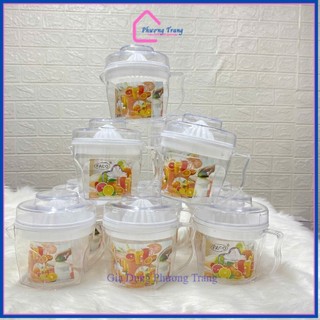 Dụng cụ vắt cam trong suốt chất liệu nhựa Cao Cấp có lưới lọc, nắp đậy kèm ca đong định mức - Phương Trang