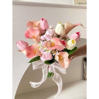 Bó hoa cầm tay cô dâu hoa loa kèn calla cao cấp bó hoa mô phỏng hoa tulip hồng ngọt ngào CEVERIA C0244