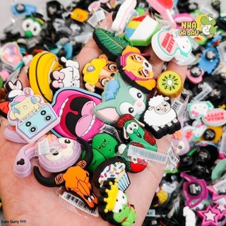 Jibbitz sticker gắn dép chính hãng, jibitz charm chữ sắc nét cao cấp dầy dặn gắn dép sục -Nhà Sấu