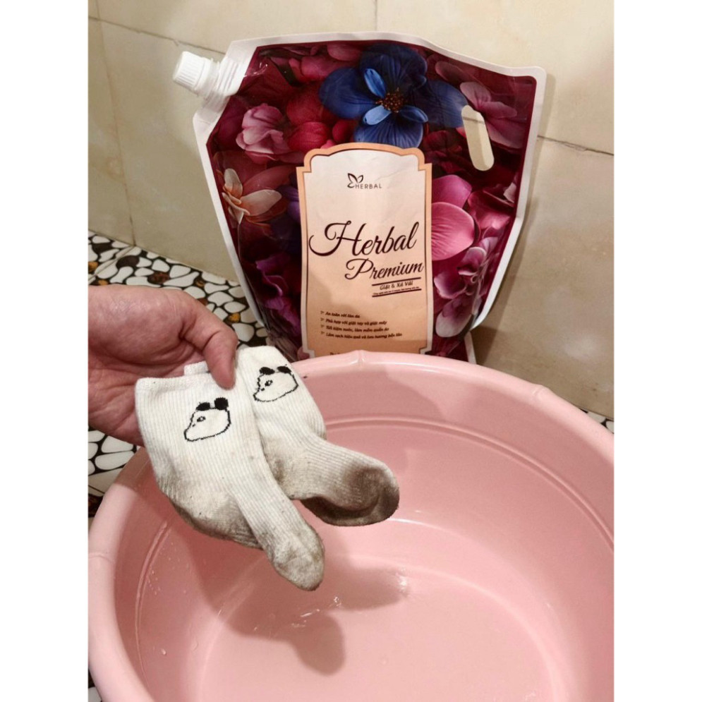 Thùng nước giặt HERBAL PRENUM hương nước hoa pháp (1 thùng 4 gói ) lưu hương thơm lâu vải phù hợp vs trẻ nhỏ