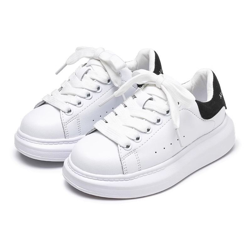 Hàng sẵn có McQueen Giày trắng trẻ em Phong cách mới Giày thể thao bé trai thoáng khí Giày thể thao phù hợp cho mọi trận đấu Giày đi học