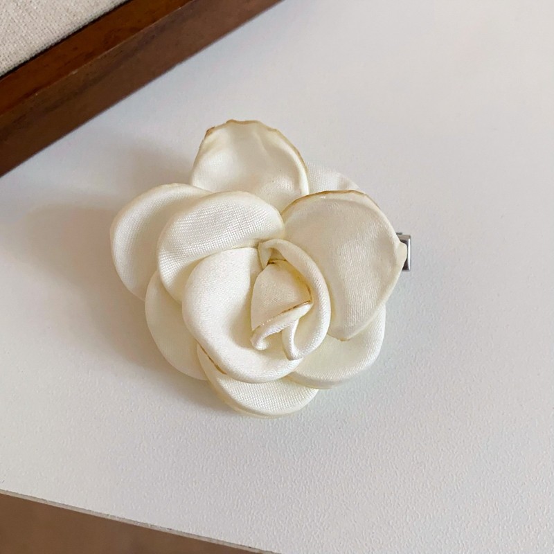 Kẹp tóc Camellia nhỏ thơm satin nhẹ nhàng cô gái mũ retro hoa mỏ vịt kẹp siêu cổ tích internet nổi tiếng phụ kiện tóc kẹp tóc