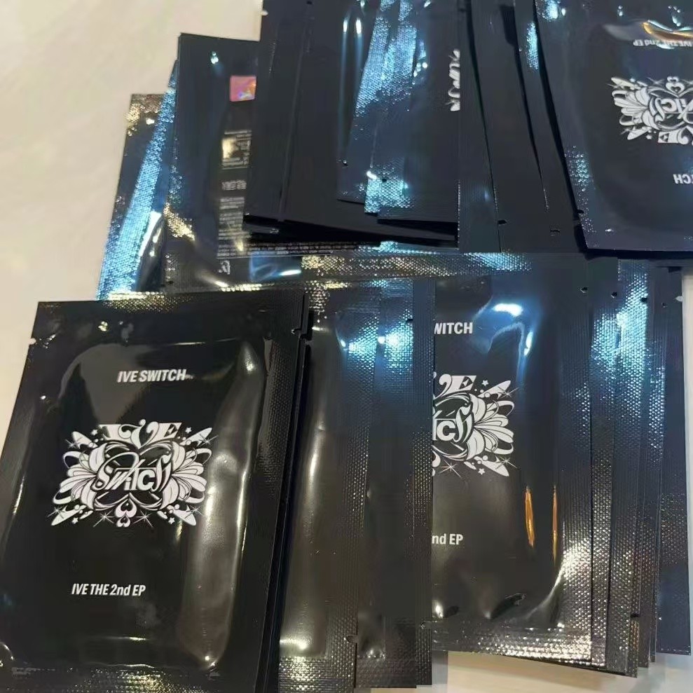 Công tắc gói Photocard ngẫu nhiên Ive X Minive bật lên