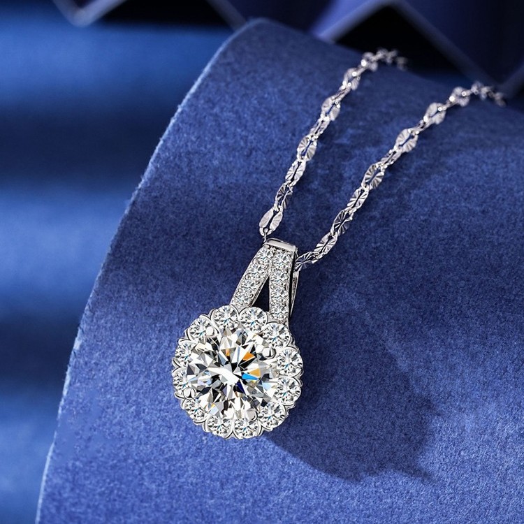 [Hàng có sẵn phong cách mới] Vòng cổ kim cương đơn vàng 18K Vòng cổ Moissanite siêu Flash Mặt dây chuyền bạc Sterling Không phai màu Siêu nhấp nháy Giữ màu Vòng cổ kim cương đơn Mặt dây chuyền bạc nữ Ánh sáng Phụ kiện chuỗi xương đòn sang trọng Cao cấp-