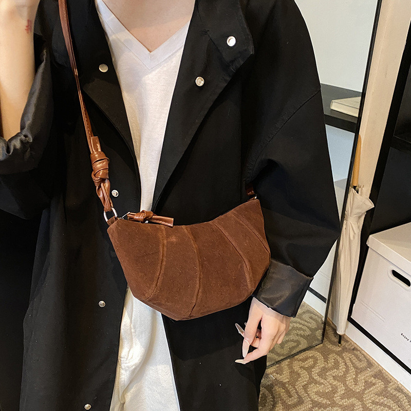 Niche Retro mùa thu và mùa đông mới kết cấu mờ Vai khâu Croissant