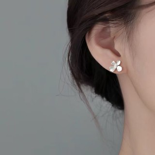 Bông Tai Kim Bạc 925 Phong Cách Mới 2024 Bán Chạy Nữ Niche Nhẹ Bông Tai Sang Trọng Bông Tai Cao Cấp Cảm Giác
