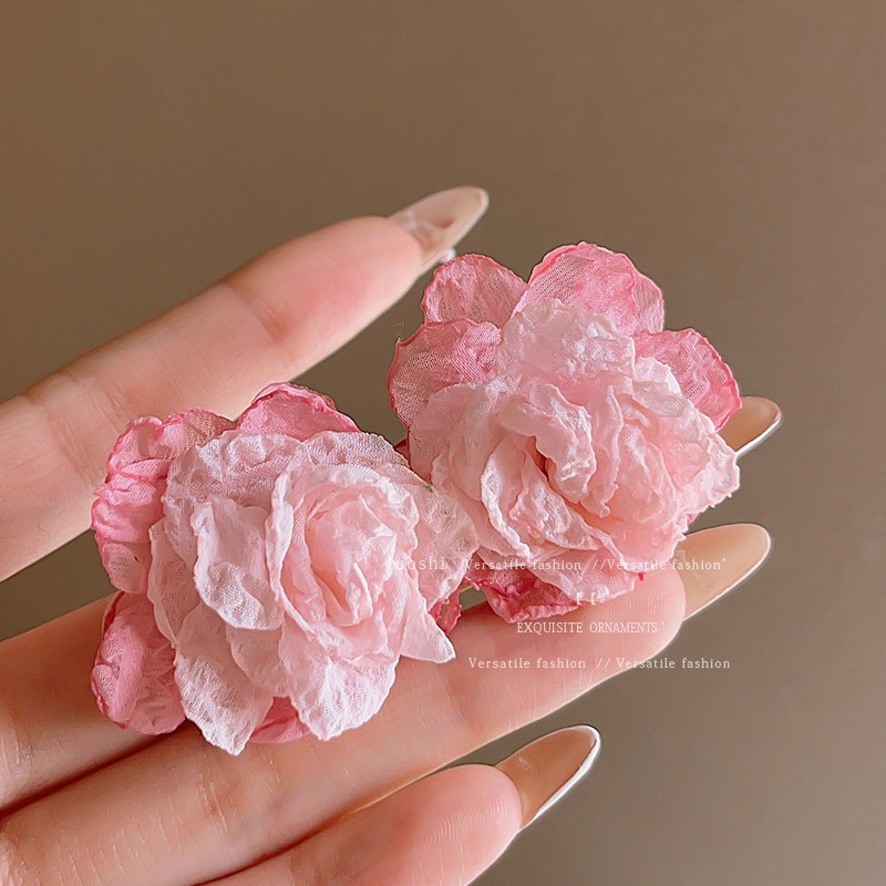 Bông tai nữ hoa hồng Bông tai hoa hồng phù hợp thời trang