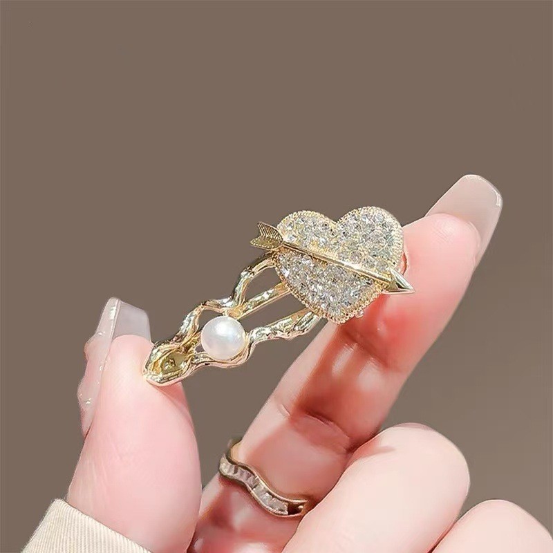 Mauropoli [Sẵn Sàng] Một Mũi Tên Xuyên Trái Tim ~ Kẹp Tóc Kim Cương Giả Cao Cấp Nữ Phong Cách Mới Đơn Giản Mỏ Vịt Kẹp Tóc Gãy Kẹp Bên Nổ Kẹp Báo Chí