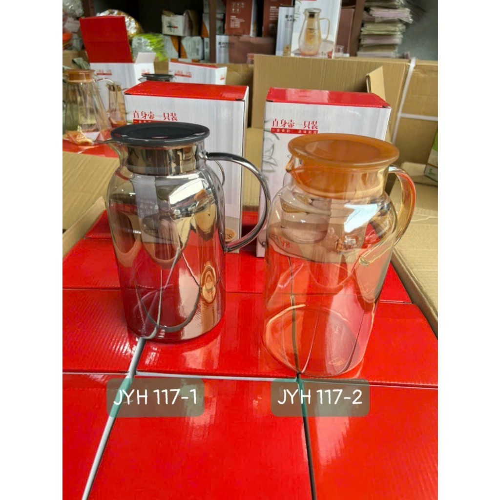 Bình nước thuỷ tinh chịu nhiệt 1.7L mã 112 có màu vàng cả xám dày dặn và nhiều loại mẫu mã đẹp