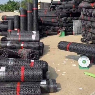 L2. Lưới nhựa nguyên sinh cao 1m5 dài 50m. Ô 3x4cm dùng làm hàng rào. Chăn nuôi gà vịt trồng cây