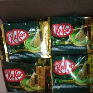 Bánh xốp Socola Kitkat vị Trà Xanh 8 thanh 17g (136g)