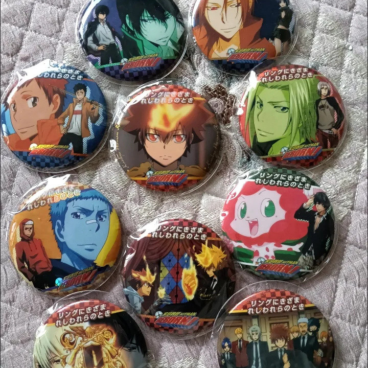 Katekyo Hitman tái sinh! Huy hiệu hộp mù | Chân nút lấp lánh 75MM | Tsunayoshi Sawada, Hayato Gokudera Hộp quà tặng đầy đủ 10 món