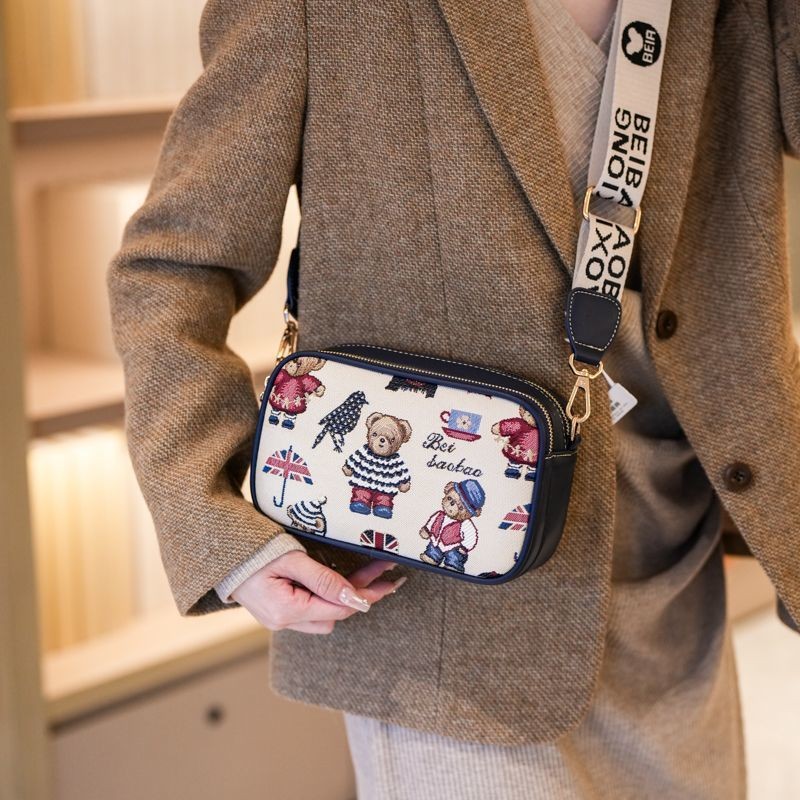 Women's Bag New Original Bear High-Value Square Bag Casual Large Capacity Fashion Internet Celebrity Single Shoulder Crossbody Bag