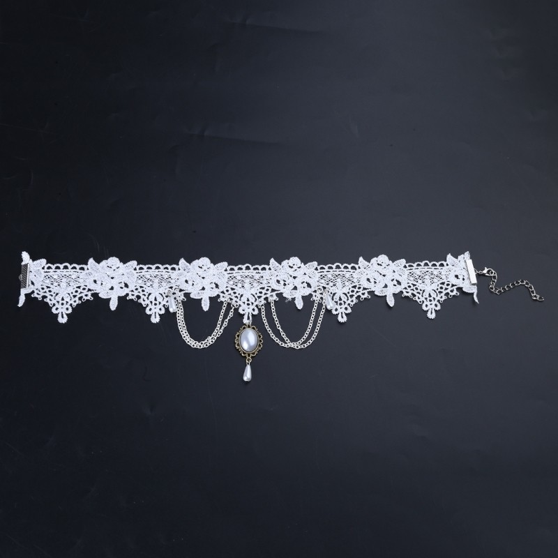 Chocker Ren Trắng Gothic Victorian Với Dangling Đá Quý