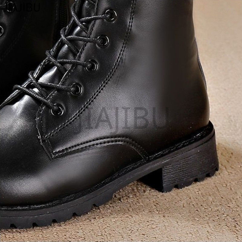 Size 35-43 Giày Bốt Martin Mũi Tròn Màu Đen Chống Trượt Phong Cách Anh Có Dây Buộc Giày Nữ Cỡ Lớn Giày Bốt Dài Gót Dày JK Phong Cách Retro Giản Dị Korean Fashion Platform Zipper Motorcycle Boots Giày Bốt Hiệp Sĩ Cosplay Nhật Bản