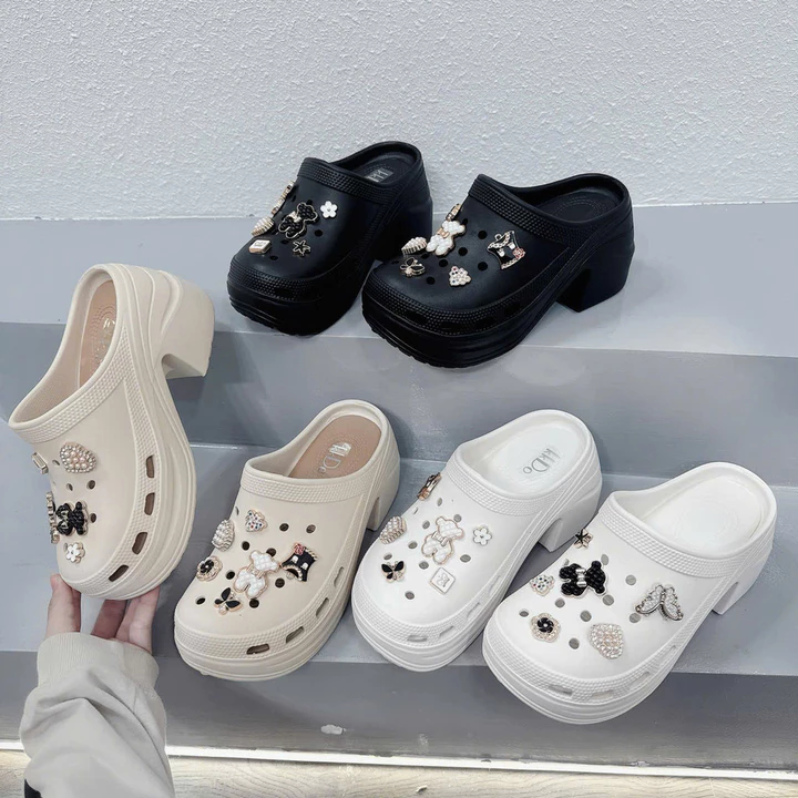 SỤC NỮ SỤC THỂ THAO ĐỘN ĐẾ 9CM SỤC CAO SU NHẸ ÊM CHÂN KÈM CHARM GẤU VIỀN SỤC CAO GÓT
