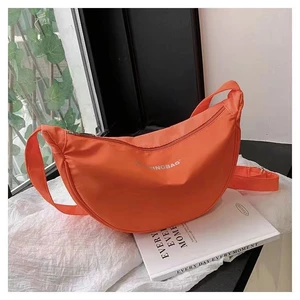 Túi đeo chéo nữ mùa hè đa năng bằng vải nylon mới, túi bánh bao cho học sinh, túi đeo chéo thoải mái